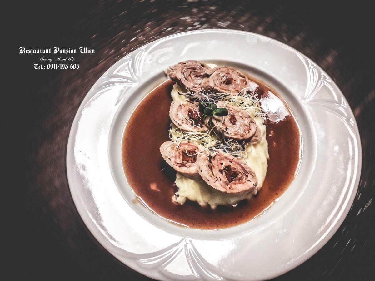 Restaurant Pansion Wien Cierny Brod 外观 照片