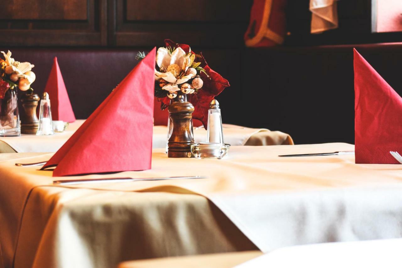 Restaurant Pansion Wien Cierny Brod 外观 照片