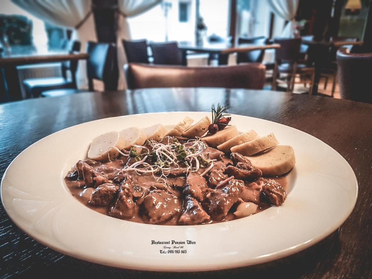 Restaurant Pansion Wien Cierny Brod 外观 照片